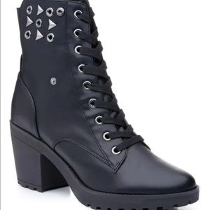 NWT Capezio Combat Boots 4